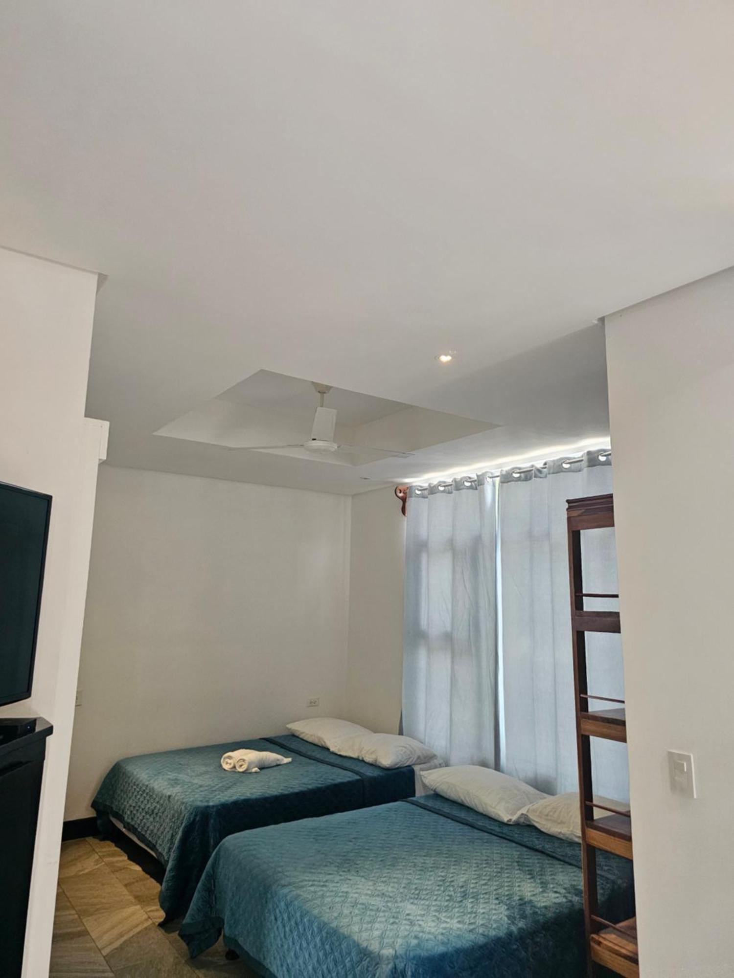 Pura Vida Apartments 케포스 객실 사진